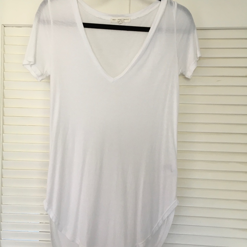 *TRULY MADLY DEEPLY* cotton v-neck